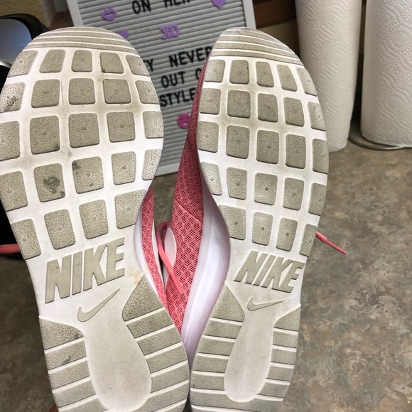 Pink/ Coral Nike SB size 9 women’s - Picture 3 of 5
